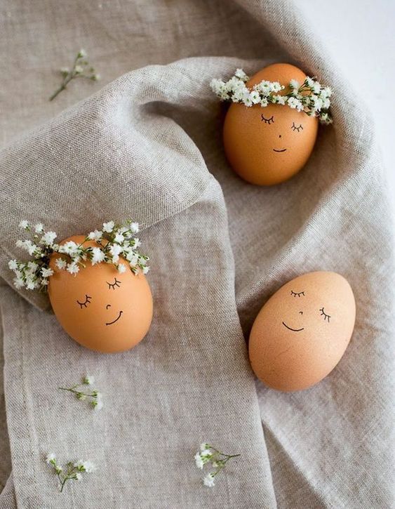 velikonoční vajíčka minimalistická
